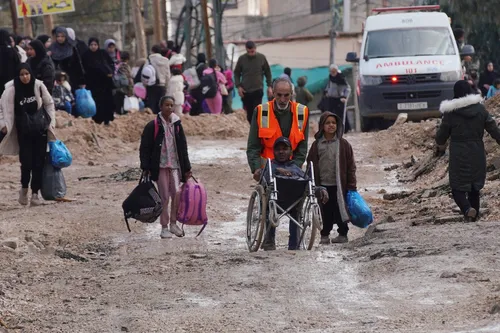 Palestinos na Cisjordânia fogem de ataques